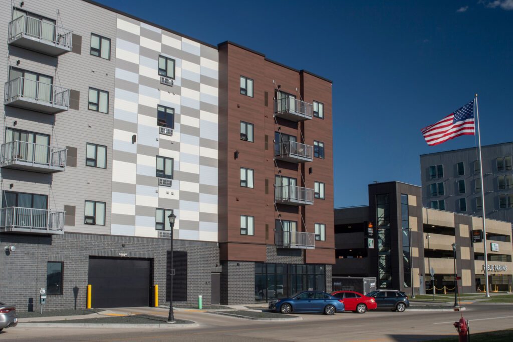 NorthernLts_Apt_7526