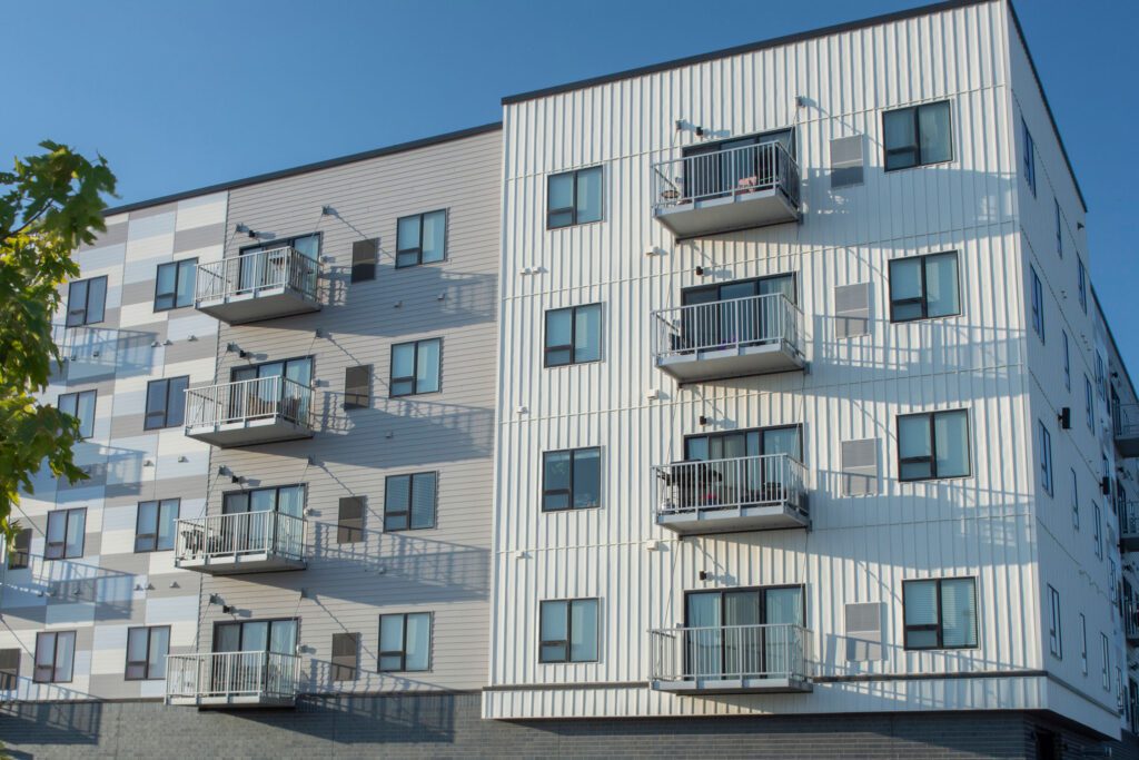 NorthernLts_Apt_7960