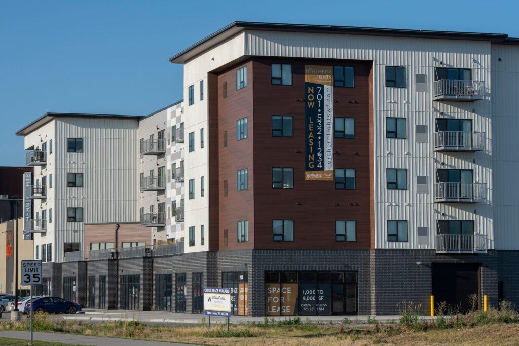 NorthernLts_Apt_8120