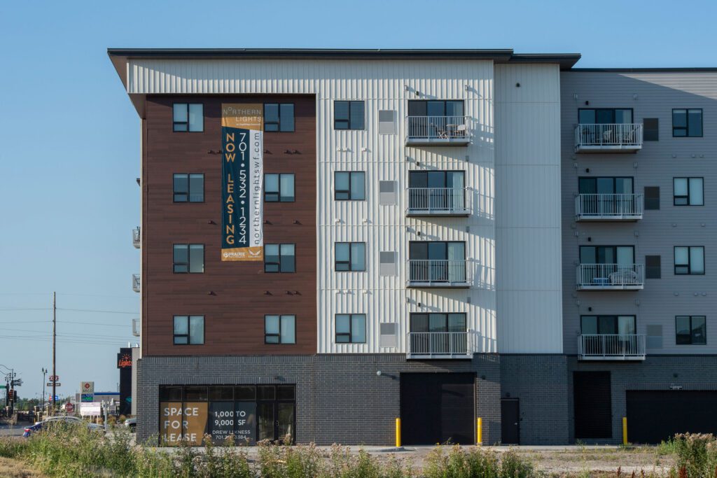 NorthernLts_Apt_8128