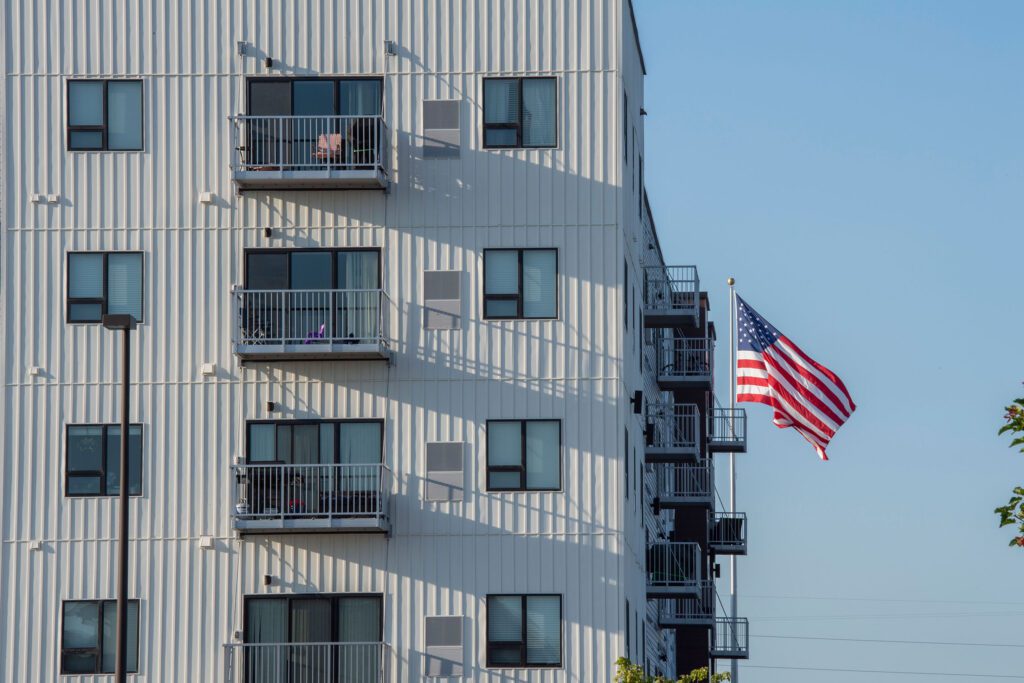 NorthernLts_Apt_8138